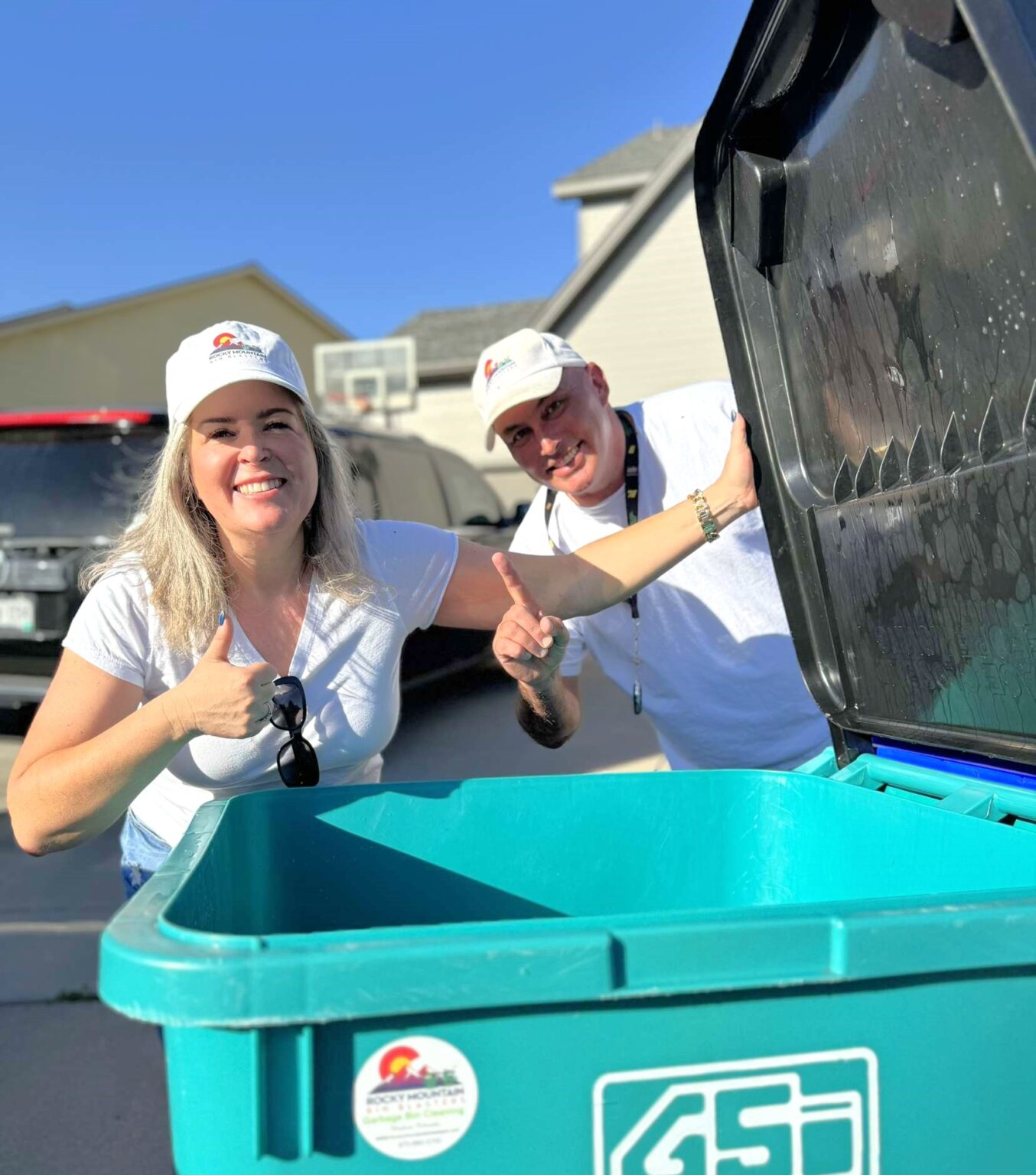 Rocky Mountain Bin Blasters truck in a Northern Colorado neighborhood